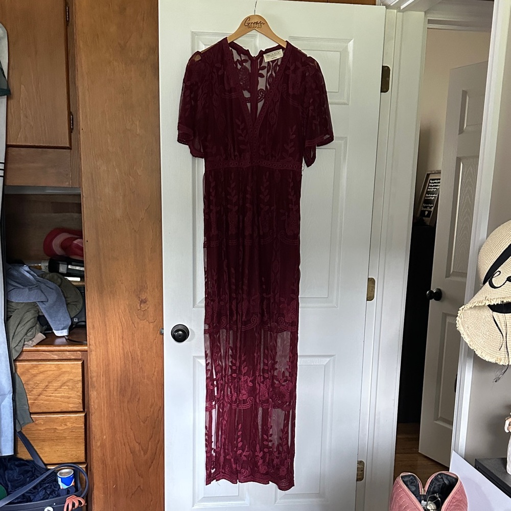 Elegant Burgundy Lace Maxi Dress